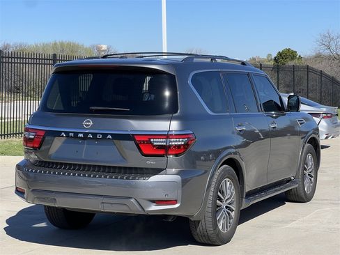 Used 2023 Nissan Armada SL w/ Captain's Chairs Package image 4
