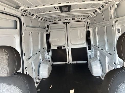Used 2025 RAM ProMaster 2500 w/ Convenience Group image 34