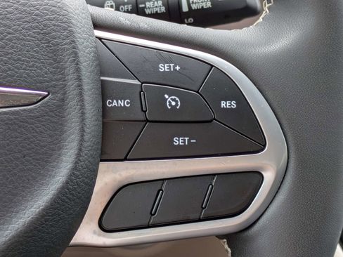 Used 2024 Chrysler Voyager LX FWD image 33