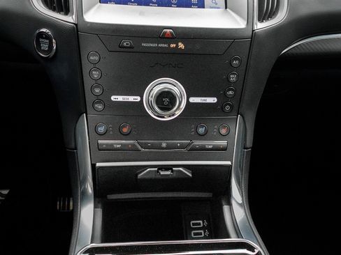 Used 2020 Ford Edge ST w/ Equipment Group 401A AWD/4WD image 12