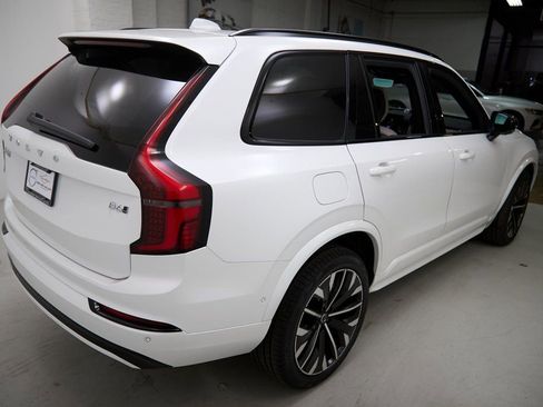 New 2026 Volvo XC90 B6 Ultra w/ Lounge Package image 8