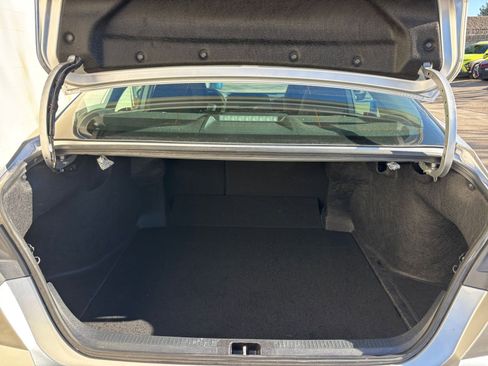 Used 2025 Toyota Camry LE image 31