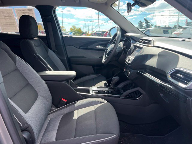 Used 2023 Chevrolet TrailBlazer LT FWD image 12