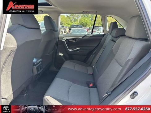 Certified 2022 Toyota RAV4 XLE w/ Convenience Package AWD/4WD image 13