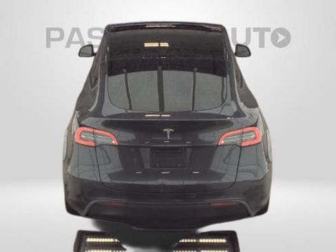 Used 2024 Tesla Model Y Long Range image 7
