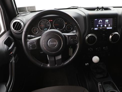 Used 2017 Jeep Wrangler Unlimited Rubicon w/ Dual Top Group AWD/4WD image 17