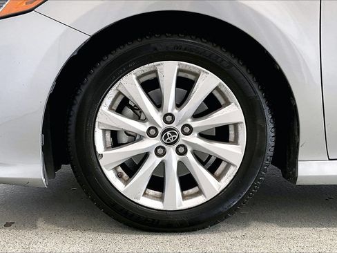 Used 2018 Toyota Camry LE FWD image 8