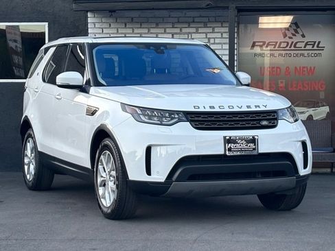 Used 2017 Land Rover Discovery SE image 5