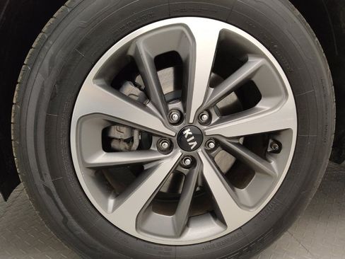 Used 2020 Kia Sorento FWD V6 image 31