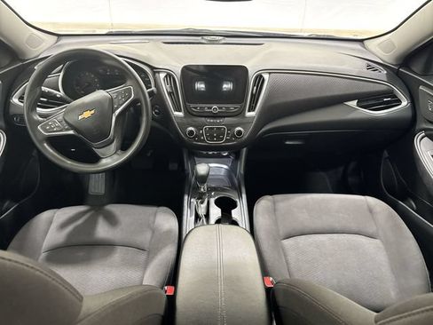 Used 2025 Chevrolet Malibu LT FWD image 19