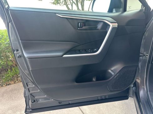 Certified 2023 Toyota RAV4 LE AWD/4WD image 10