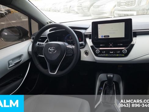 Used 2025 Toyota Corolla XSE FWD image 21