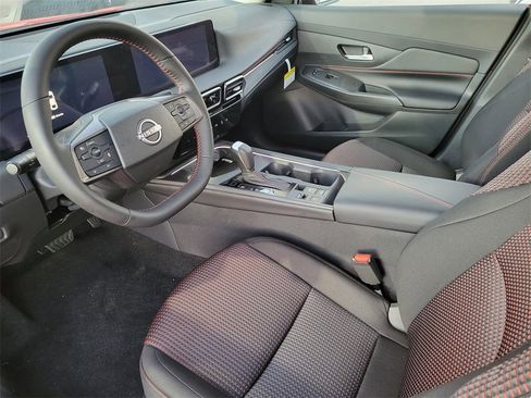 New 2026 Nissan Sentra SR w/ Floor Mat Package image 7