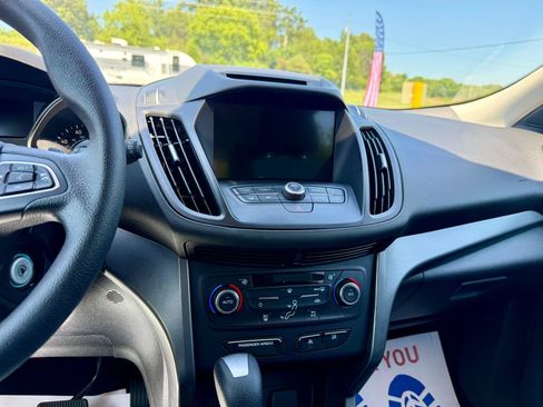 Used 2017 Ford Escape SE w/ Equipment Group 201A AWD/4WD image 15