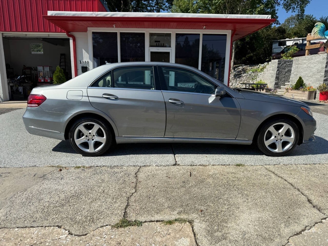 Used 2014 Mercedes-Benz E 350 4MATIC Sedan image 20