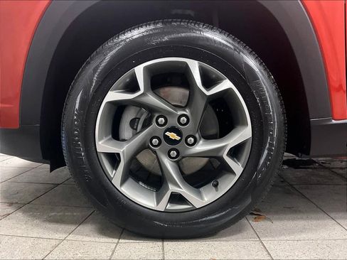 Used 2024 Chevrolet Trax LT image 7