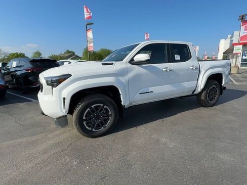 New 2025 Toyota Tacoma TRD Sport image 4