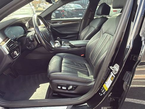Used 2020 BMW 530i xDrive w/ Premium Package image 10