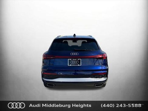 Certified 2025 Audi Q5 Premium AWD/4WD image 8