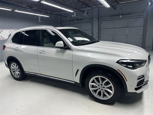 Used 2019 BMW X5 xDrive40i w/ Convenience Package AWD/4WD image 8