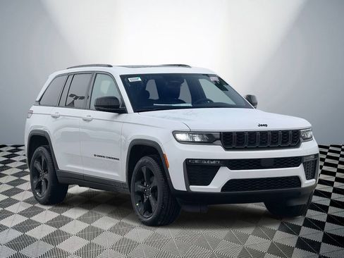 New 2026 Jeep Grand Cherokee Limited w/ Limited Altitude Package AWD/4WD image 4