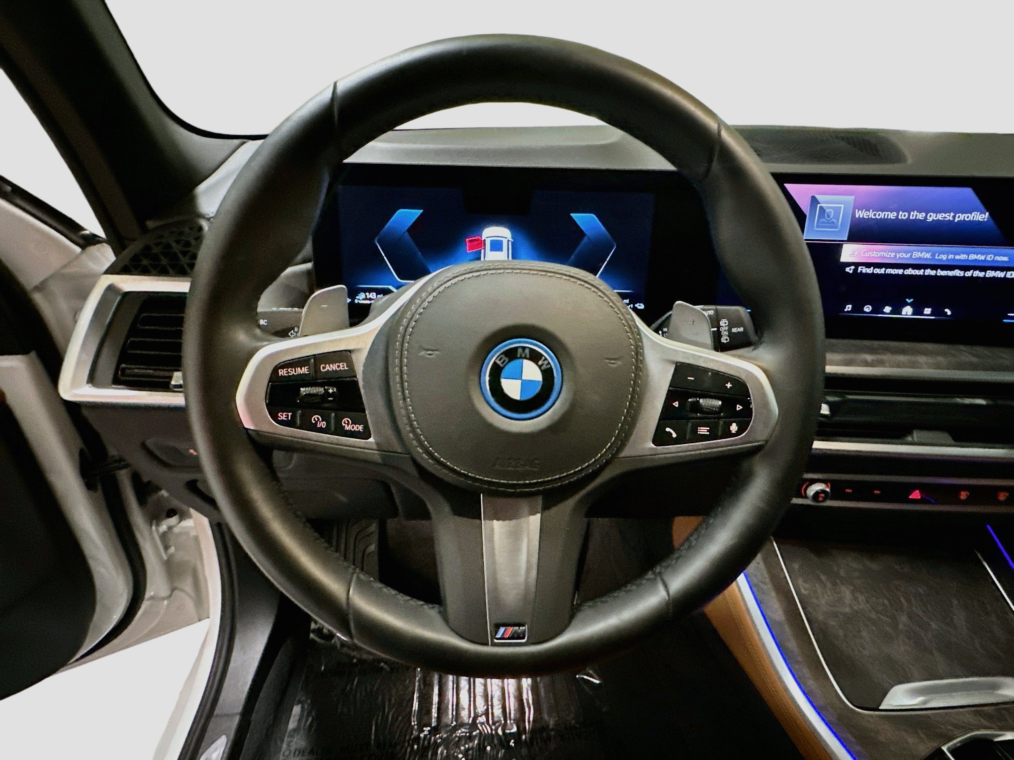 Certified 2025 BMW X5 xDrive50e w/ M Sport Package AWD/4WD image 8