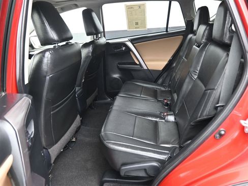 Used 2016 Toyota RAV4 XLE image 10