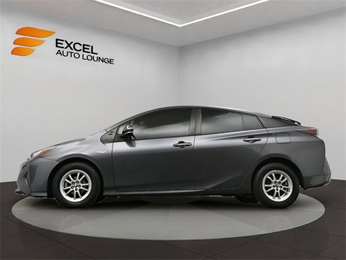 Used 2016 Toyota Prius Two image 33