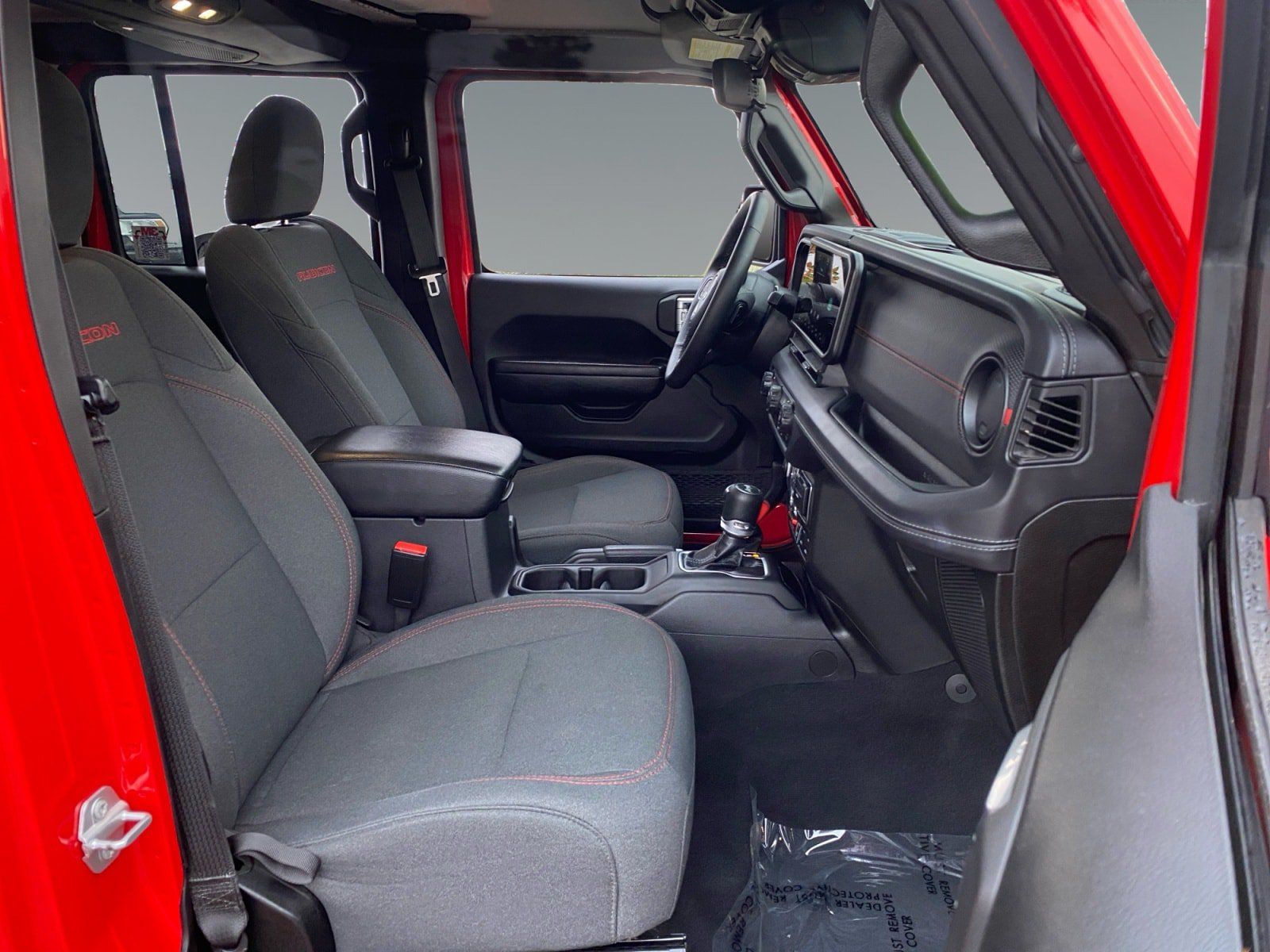 Used 2025 Jeep Wrangler Unlimited Rubicon AWD/4WD image 15
