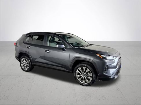 Used 2022 Toyota RAV4 Limited w/ Limited Grade Weather Package image 4