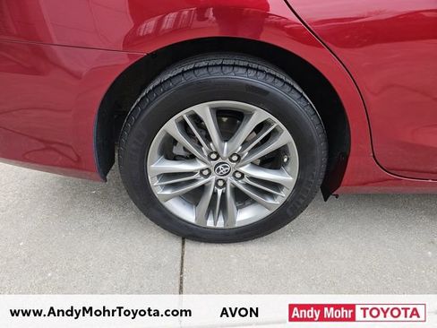 Used 2015 Toyota Camry SE w/ Moonroof Package image 35