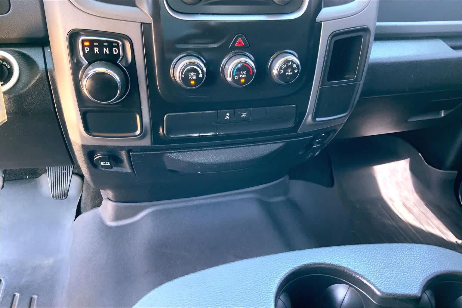 Used 2015 RAM 1500 Express RWD image 29