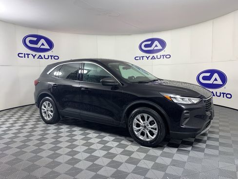 Used 2023 Ford Escape Active w/ Cold Weather Package image 1