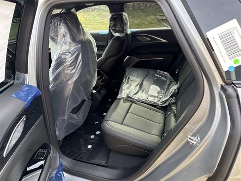 New 2026 Cadillac Lyriq Premium Luxury image 9