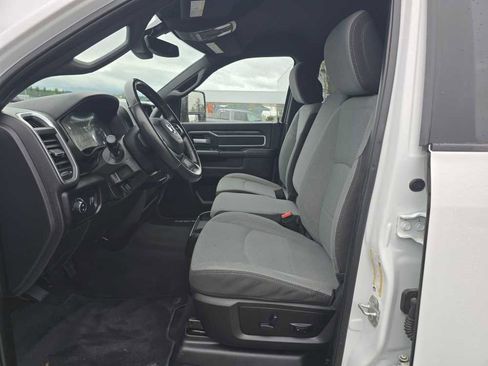 Used 2024 RAM 3500 Big Horn image 10