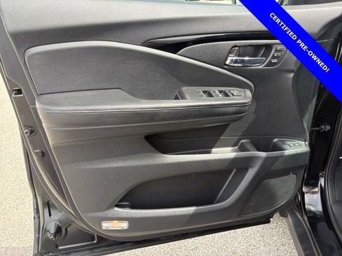 Used 2017 Honda Pilot Touring image 19