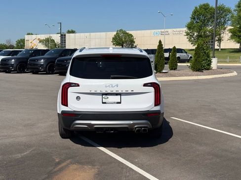 Used 2022 Kia Telluride SX w/ Towing Package FWD image 8