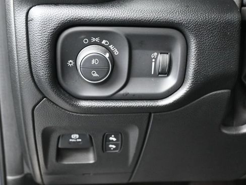 Used 2021 RAM 1500 Big Horn RWD image 16