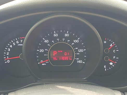 Used 2018 Kia Soul FWD image 13