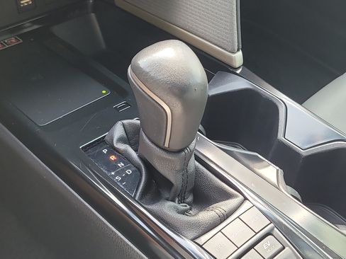 Used 2025 Toyota Camry SE w/ Convenience Package FWD image 26