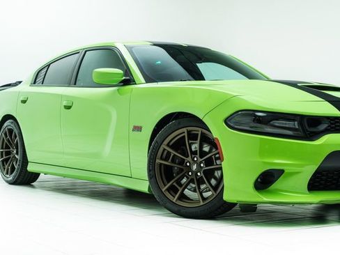 Used 2019 Dodge Charger Scat Pack w/ Navigation & Travel Group image 3