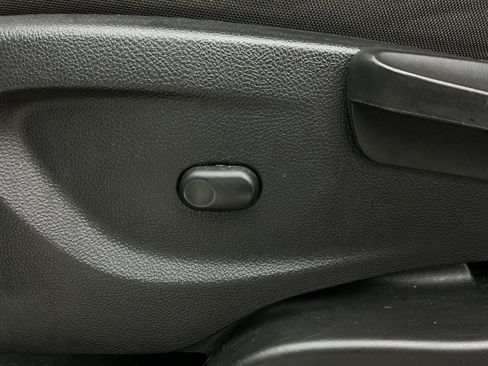 Used 2018 Chevrolet Trax LS FWD image 38