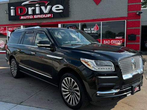 Used 2019 Lincoln Navigator L Reserve w/ Cargo Package AWD/4WD image 2