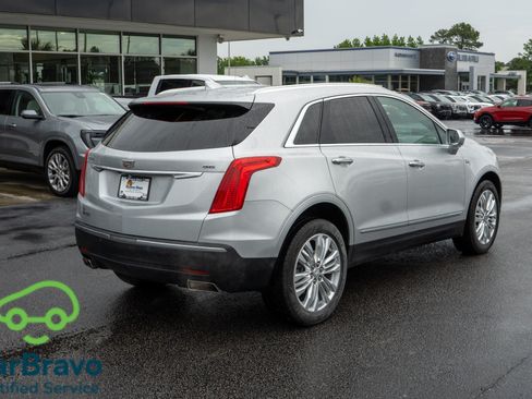 Used 2018 Cadillac XT5 Premium Luxury FWD image 3