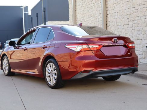 Used 2019 Toyota Camry LE FWD image 3