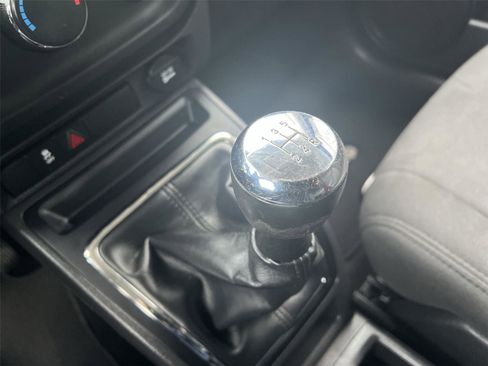 Used 2016 Jeep Patriot Sport image 18