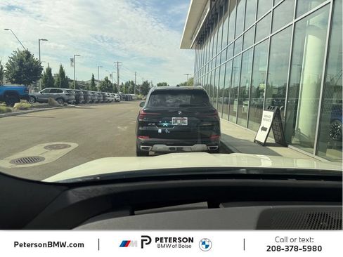 Used 2024 BMW iX xDrive50 w/ Convenience Package AWD/4WD image 30