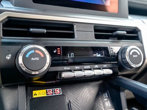 Used 2025 Toyota Tacoma SR5 AWD/4WD image 26