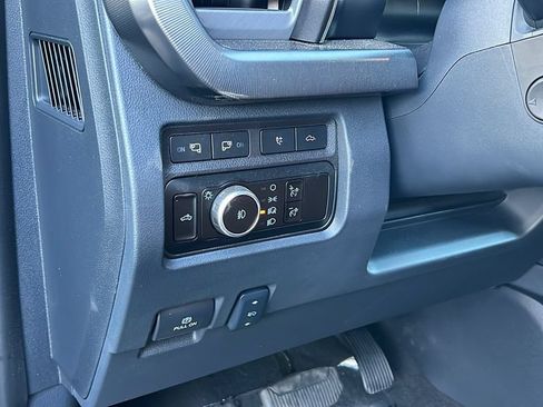 Certified 2024 Ford F250 Platinum w/ FX4 Off-Road Package AWD/4WD image 14