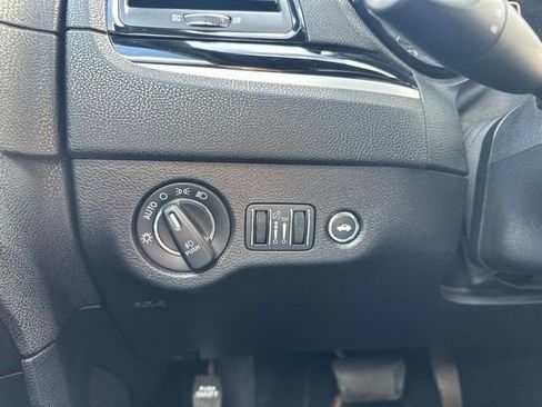 Used 2023 Chrysler 300 S RWD image 14